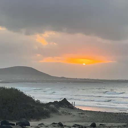 House In Lanzarote בית נופש *