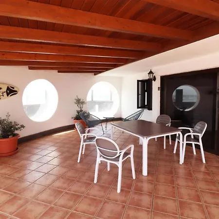بيت للعطل House In Lanzarote فامارا